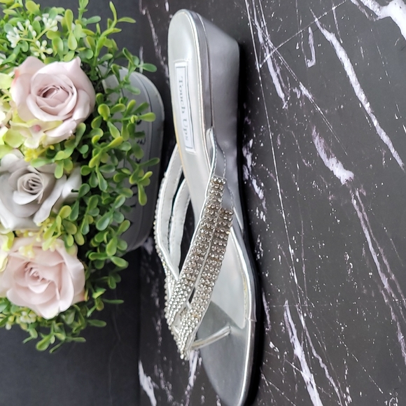 NIB TOUCH UPS SILVER RHINESTONE TANGO WEDGE SANDALS - Picture 2 of 13